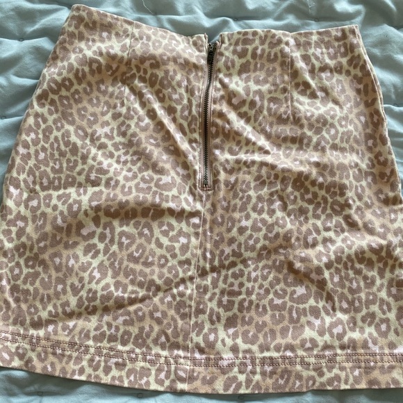 Wild Fable Cheetah Skirt !! - Picture 2 of 5